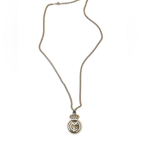Real Madrid Badge Necklace- Soccer Pendant - Picture 4 of 10